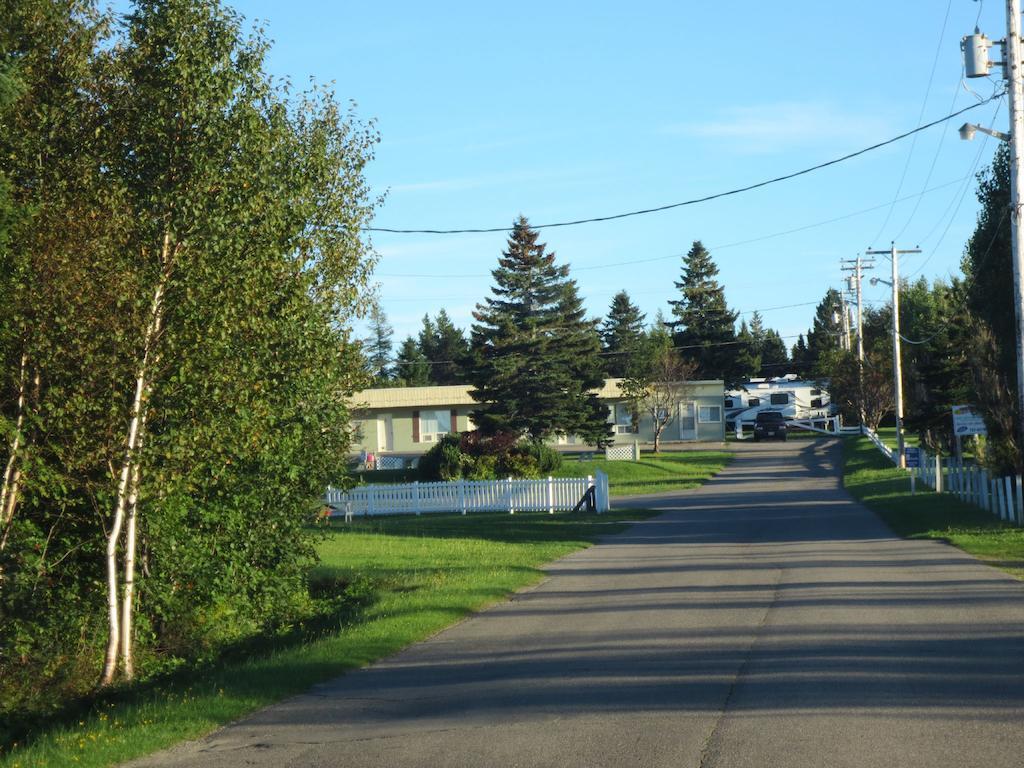 Motel And Camping Colibri Caraquet Extérieur photo